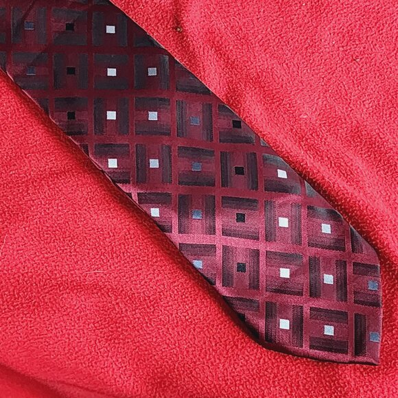 Van Heusen Red Black Gray White Box Geo Color Change Design Poly Hand Made Tie - Picture 15 of 16